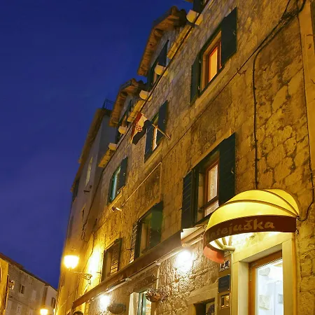 Matejuska Heritage Gæstehus Split